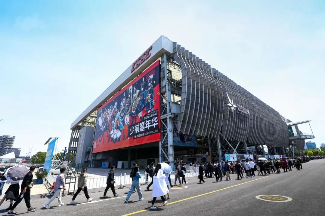 散爆CEO羽中与五周年的少女前线