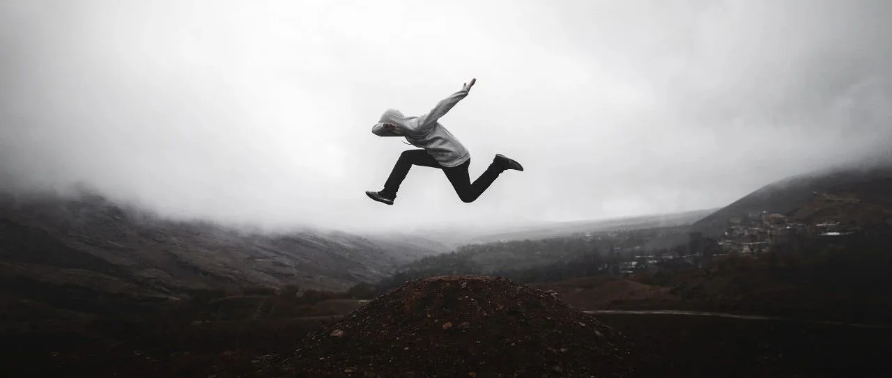 多次寻求收购失败，这家公司痛定思痛，竟挖到了一款“10亿”流水的爆款