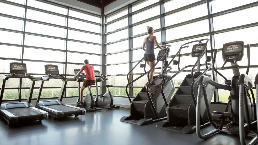 “跨境蹦床第一股”诞生！全民健身潮，藏着什么淘金秘笈？