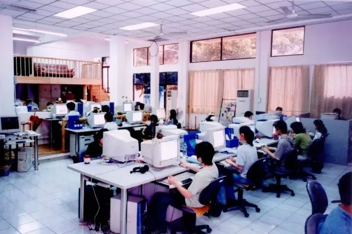 被国人嫌弃！吃老本上瘾的中国“小网站”，凭啥赚走老外36亿？