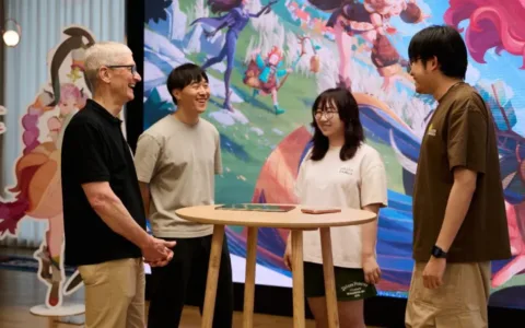 库克闪现莉莉丝，对话王信文：这件事太被低估了